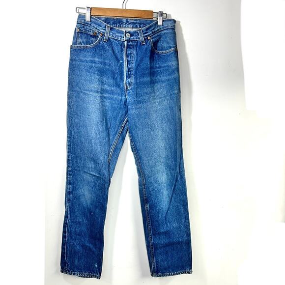 Vtg Levis 26501 0156 Jeans 28 x 30 USA Blue Denim Button Fly Tagged Womens 13 - Picture 1 of 12